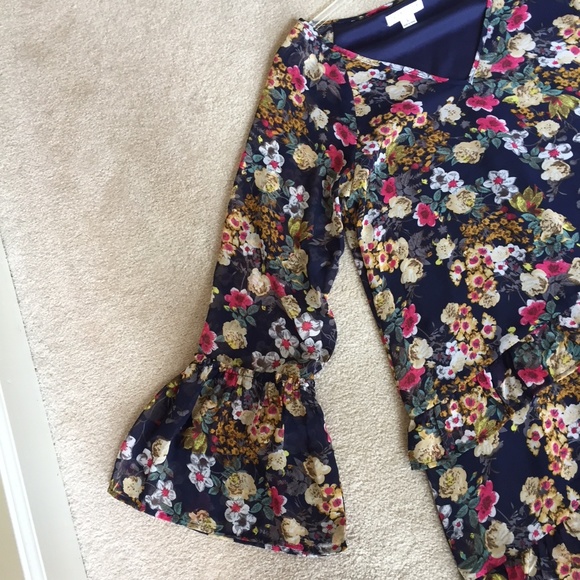 LOVE RICHE Floral Layered Bell Sleeve Ruffle Dress - Picture 2 of 8